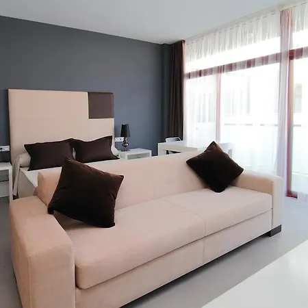 Aparthotel Four Elements 4*