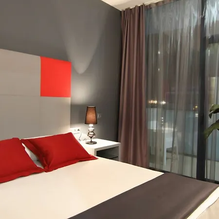 Four Elements Aparthotel 4*