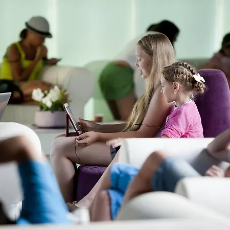 Apartahotel Four Elements 4*
