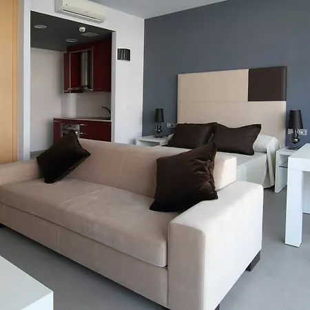 Four Elements Apartahotel 4*