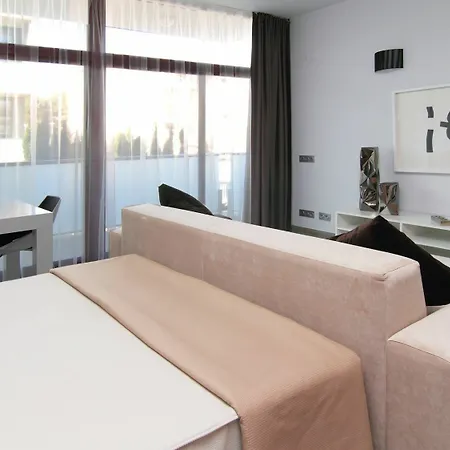 Apartahotel Four Elements 4*